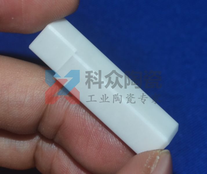 氧化鋯陶瓷在工業(yè)上會逐漸取代氧化鋁陶瓷嗎？